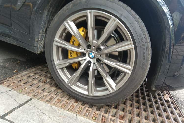 Used BMW X3 2023 xDrive25i M Sport Package Right Front Wheel Hub