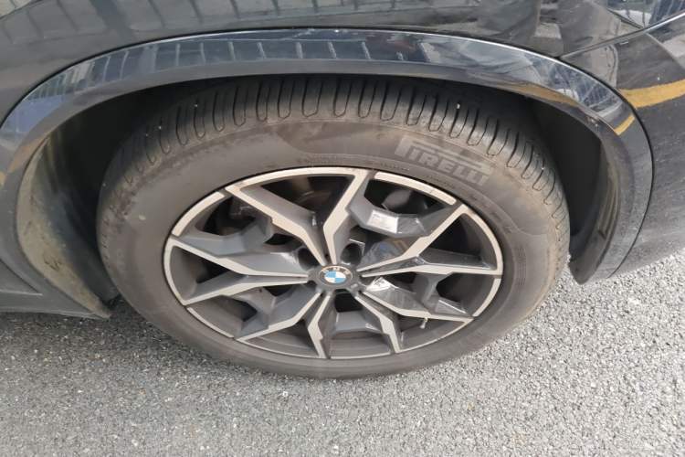 Used BMW X3 2023 xDrive25i M Sport Package Right Front Wheel Hub