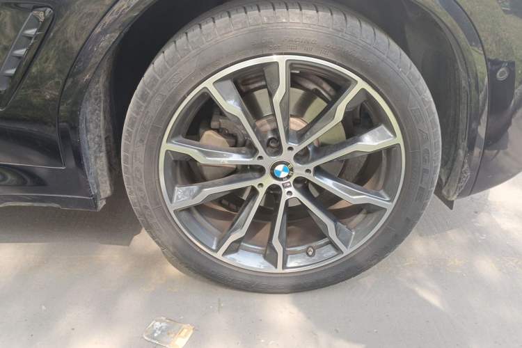 Used BMW X3 2023 xDrive30i Leading Model M Night Edition Package Right Front Wheel Hub