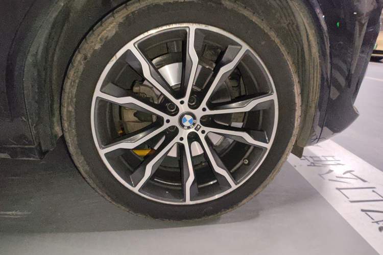 Used BMW X3 2023 xDrive30i Leading Model M Night Edition Package Right Front Wheel Hub
