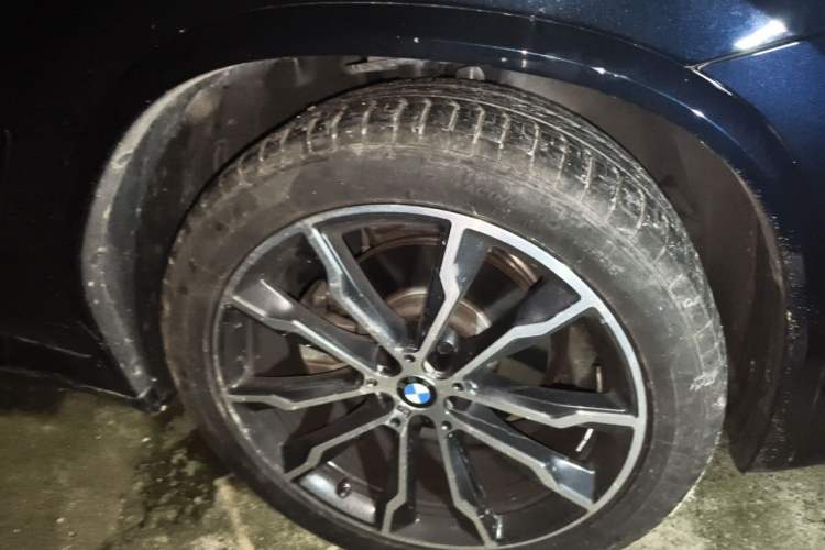 Used BMW X3 2023 xDrive30i Leading Model M Night Edition Package Right Front Wheel Hub