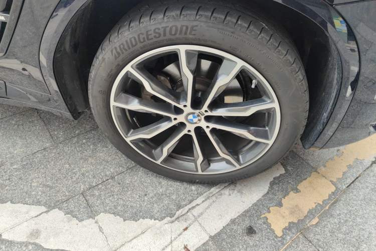 Used BMW X3 2023 Restyled xDrive30i Leading Edition M Night Sky Package Right Front Wheel Hub