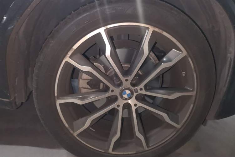 Used BMW X3 2023 Restyled xDrive30i Leading Edition M Night Sky Package Right Front Wheel Hub