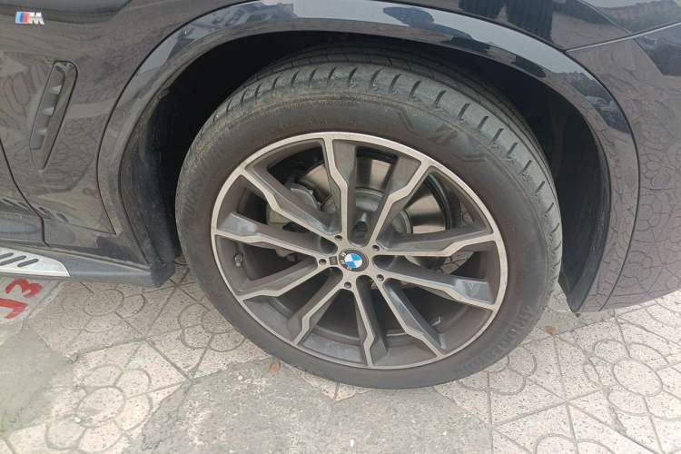 Used BMW X3 2023 xDrive30i Leading Model M Night Edition Package Right Front Wheel Hub