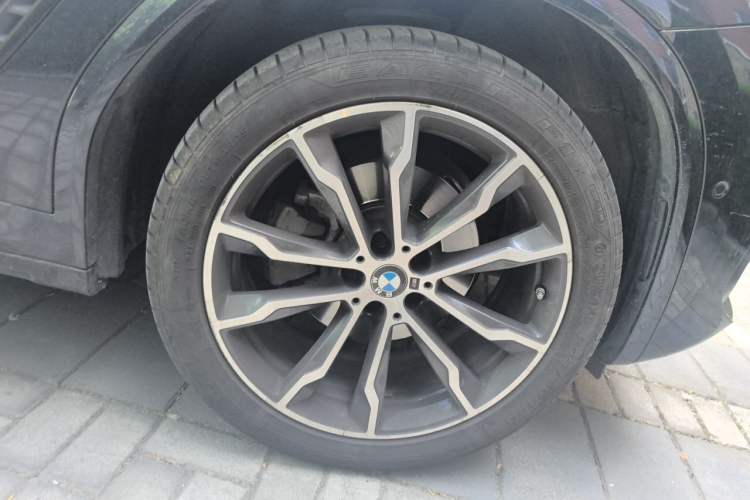 Used BMW X3 2023 xDrive30i Leading Model M Night Edition Package Right Front Wheel Hub
