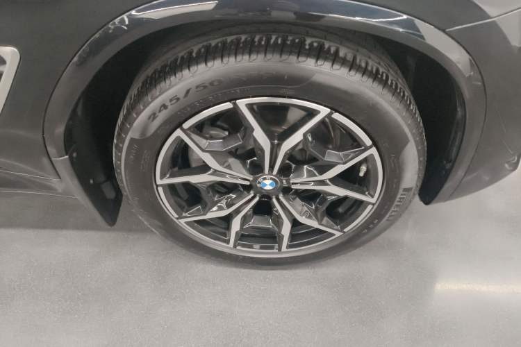 Used BMW X3 2023 xDrive25i M Sport Package Right Front Wheel Hub