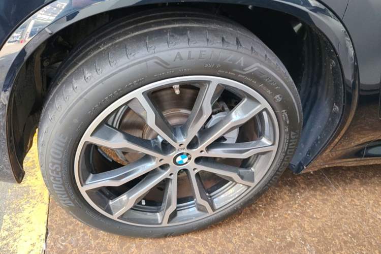 Used BMW X3 2023 xDrive30i Leading Model M Night Edition Package Right Front Wheel Hub