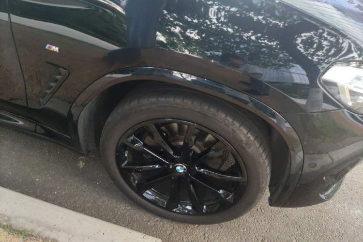 Used BMW X3 2023 xDrive30i Leading Model M Night Edition Package Right Front Wheel Hub