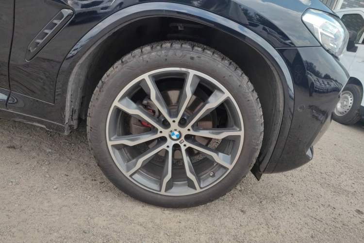 Used BMW X3 2023 xDrive30i Leading Model M Night Edition Package Right Front Wheel Hub
