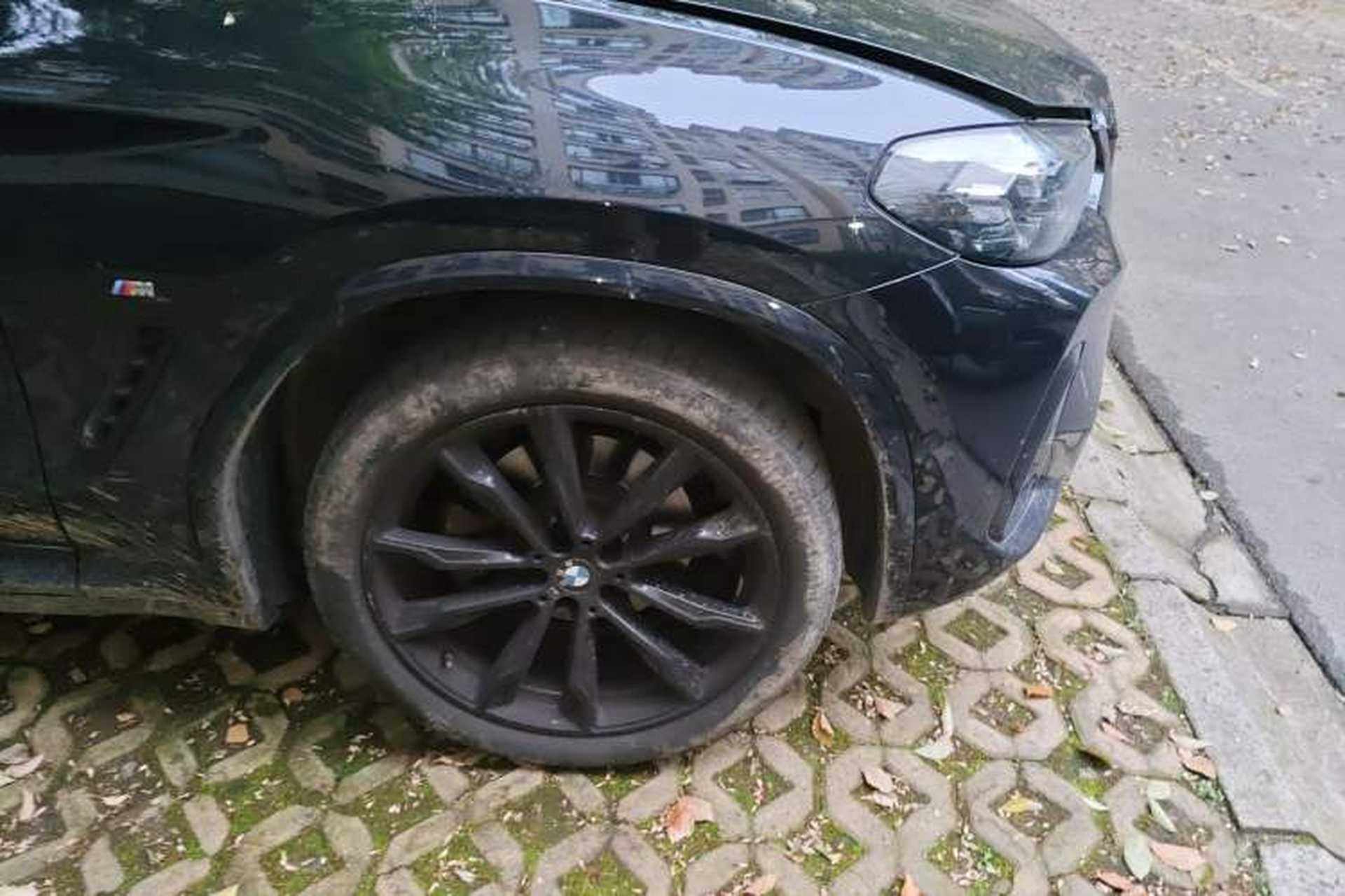 Used BMW X3 2023 xDrive30i Luxury Edition M Night Sky Package Right Front Wheel Hub