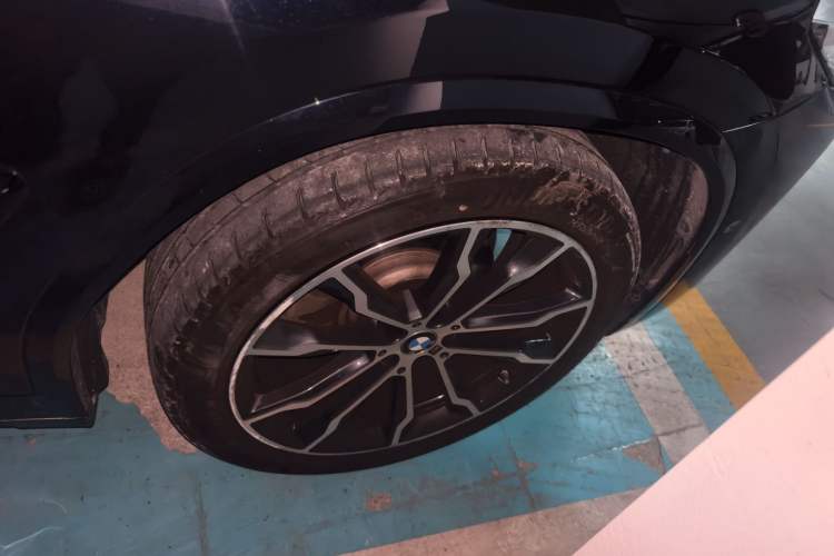 Used BMW X3 2023 Restyled xDrive30i Leading Edition M Night Sky Package Right Front Wheel Hub