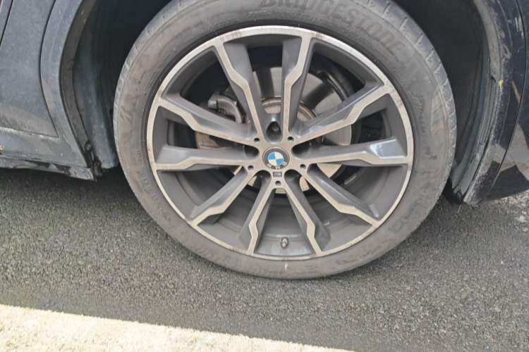 Used BMW X3 2023 xDrive30i Leading Model M Night Edition Package Right Front Wheel Hub