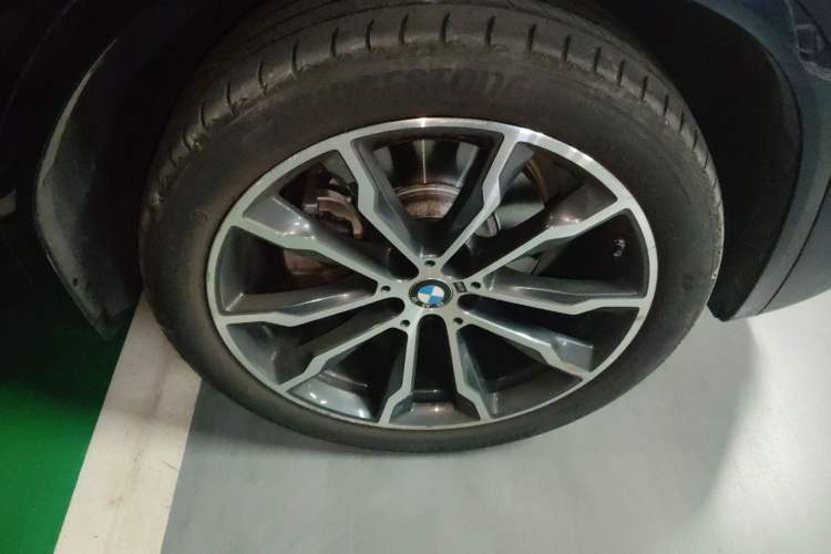 Used BMW X3 2023 Restyled xDrive30i Leading Edition M Night Sky Package Right Front Wheel Hub