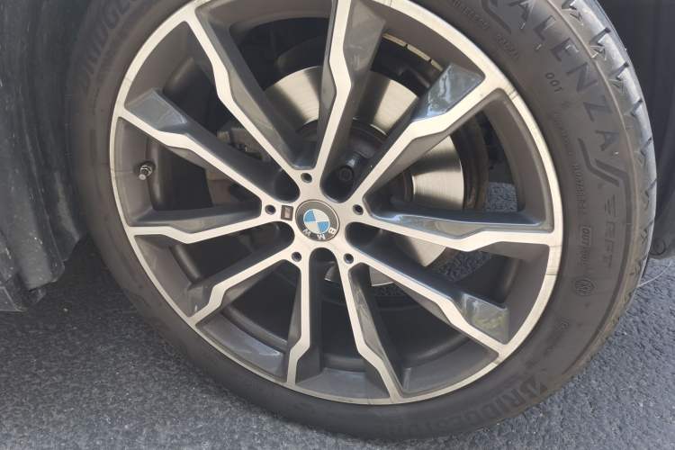 Used BMW X3 2023 xDrive30i Leading Model M Night Edition Package Right Front Wheel Hub