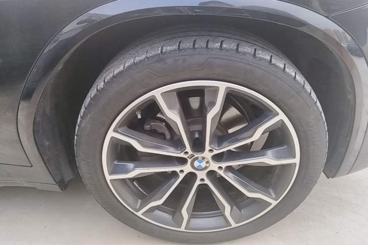 Used BMW X3 2023 xDrive30i Leading Model M Night Edition Package Right Front Wheel Hub