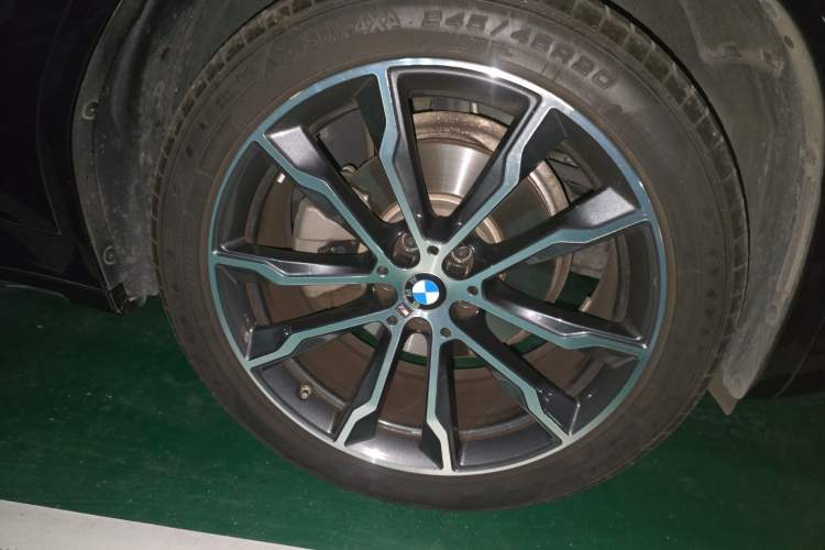 Used BMW X3 2023 xDrive30i Leading Model M Night Edition Package Right Front Wheel Hub