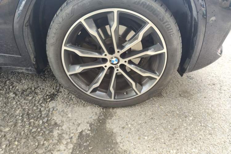 Used BMW X3 2023 xDrive30i Leading Model M Night Edition Package Right Front Wheel Hub