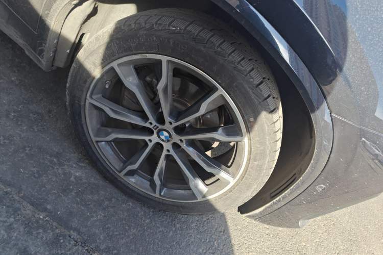 Used BMW X3 2023 Restyled xDrive30i Leading Edition M Night Sky Package Right Front Wheel Hub