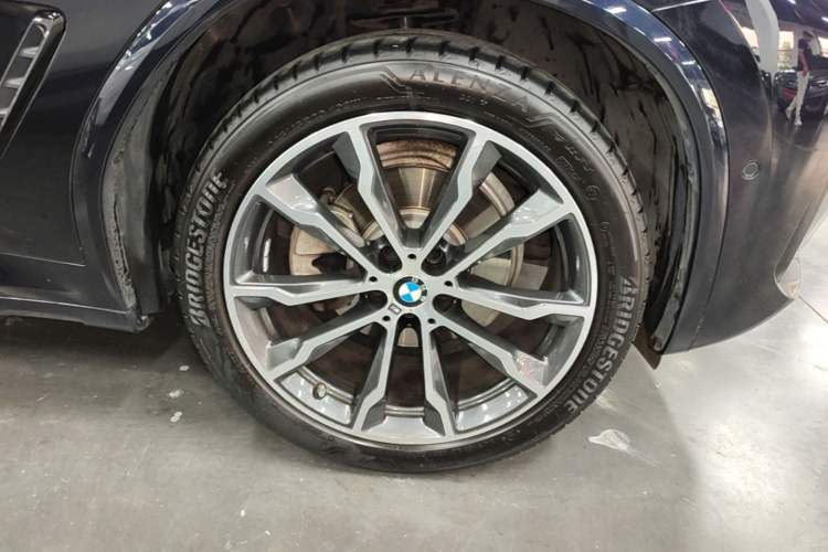 Used BMW X3 2023 Restyled xDrive30i Leading Edition M Night Sky Package Right Front Wheel Hub