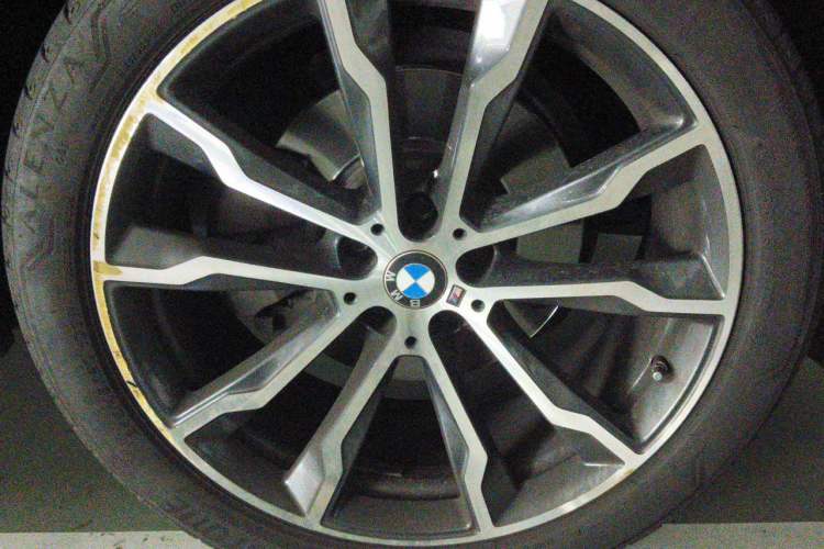 Used BMW X3 2023 Restyled xDrive30i Leading Edition M Night Sky Package Right Front Wheel Hub