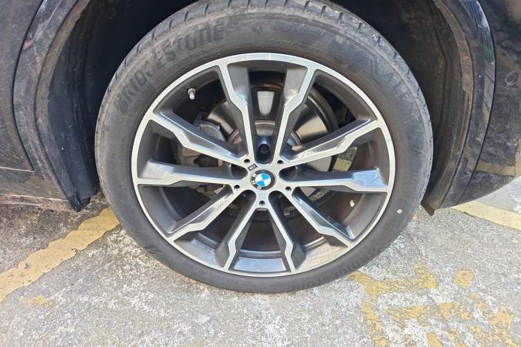 Used BMW X3 2023 xDrive30i Leading Model M Night Edition Package Right Front Wheel Hub