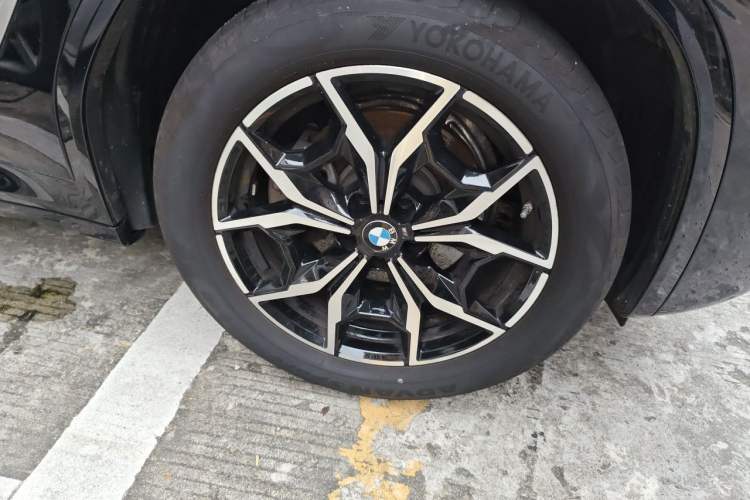 Used BMW X3 2023 xDrive25i M Sport Package Right Front Wheel Hub