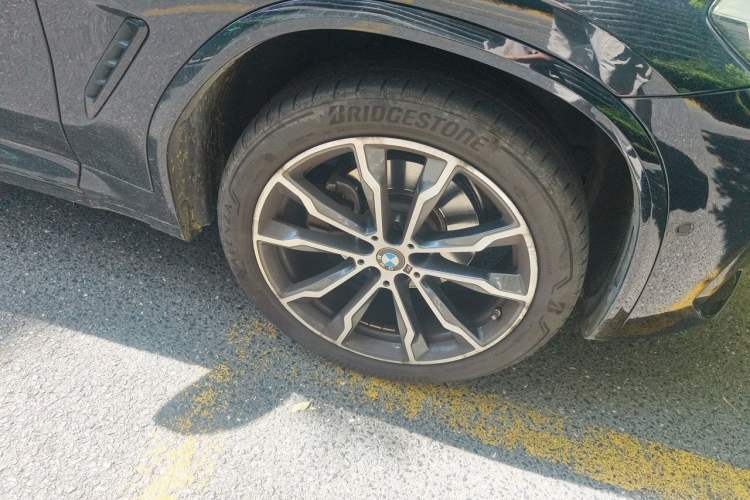 Used BMW X3 2023 xDrive30i Leading Model M Night Edition Package Right Front Wheel Hub