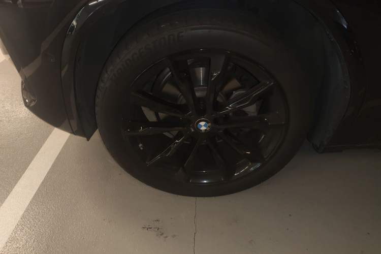 Used BMW X3 2023 xDrive30i Luxury Edition M Night Sky Package Right Front Wheel Hub