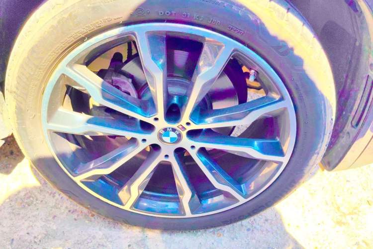 Used BMW X3 2023 Restyled xDrive30i Leading Edition M Night Sky Package Right Front Wheel Hub
