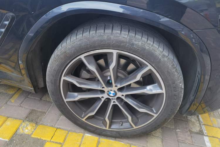 Used BMW X3 2023 Restyled xDrive30i Leading Edition M Night Sky Package Right Front Wheel Hub