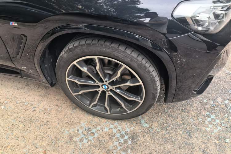Used BMW X3 2023 Restyled xDrive30i Leading Edition M Night Sky Package Right Front Wheel Hub
