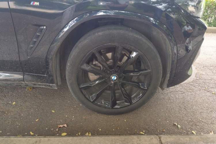 Used BMW X3 2023 xDrive30i Luxury Edition M Night Sky Package Right Front Wheel Hub