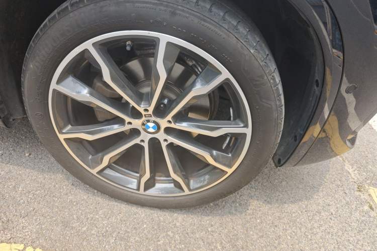 Used BMW X3 2023 xDrive30i Leading Model M Night Edition Package Right Front Wheel Hub