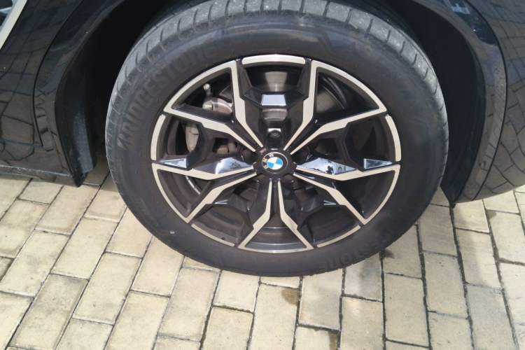 Used BMW X3 2023 xDrive25i M Sport Package Right Front Wheel Hub