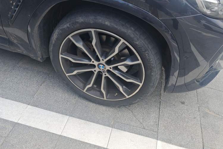 Used BMW X3 2023 xDrive30i Leading Model M Night Edition Package Right Front Wheel Hub