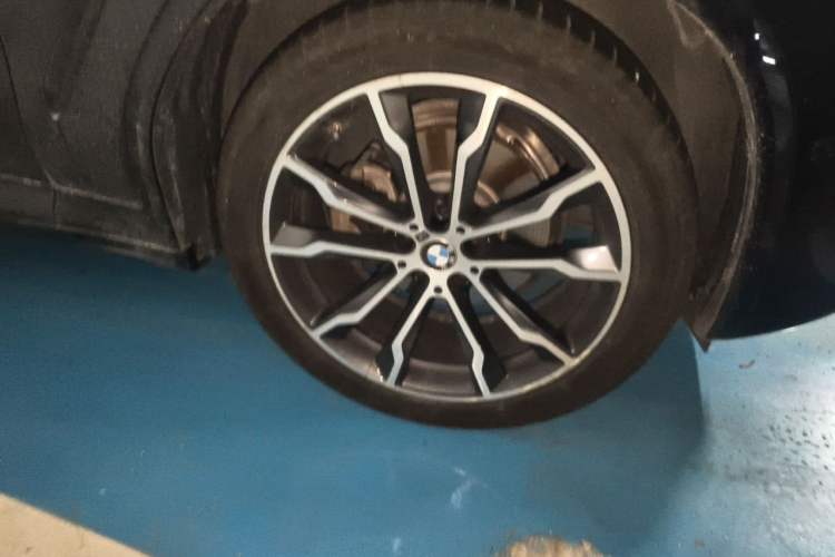 Used BMW X3 2023 xDrive30i Leading Model M Night Edition Package Right Front Wheel Hub