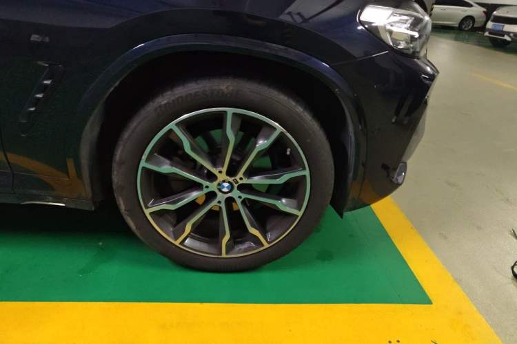 Used BMW X3 2023 xDrive30i Leading Model M Night Edition Package Right Front Wheel Hub
