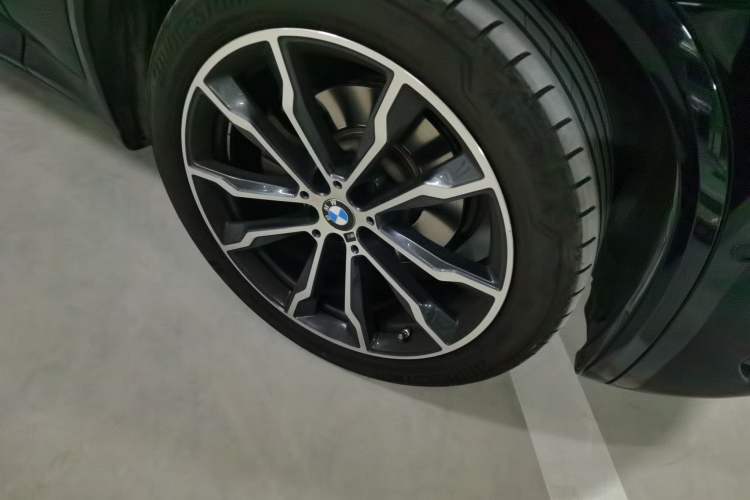 Used BMW X3 2023 Restyled xDrive30i Leading Edition M Night Sky Package Right Front Wheel Hub