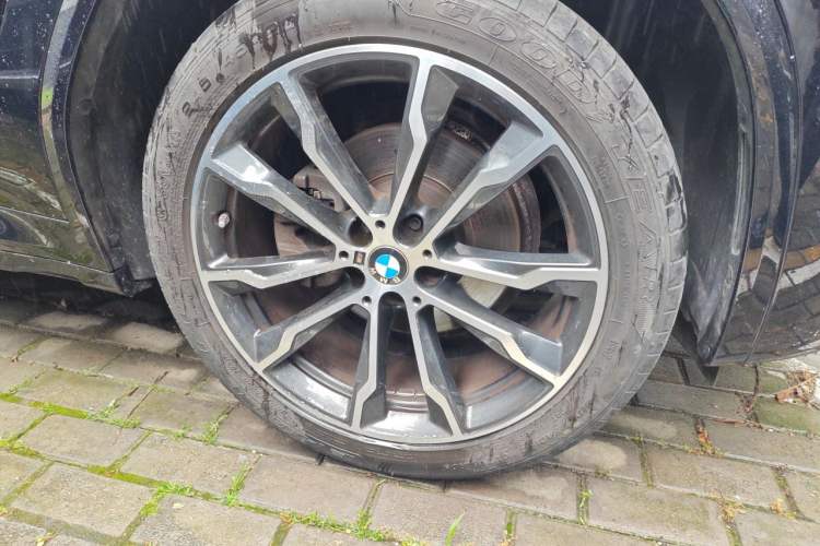 Used BMW X3 2023 xDrive30i Leading Model M Night Edition Package Right Front Wheel Hub