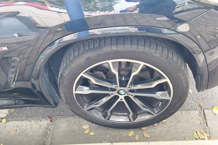 Used BMW X3 2023 xDrive30i Leading Model M Night Edition Package Right Front Wheel Hub