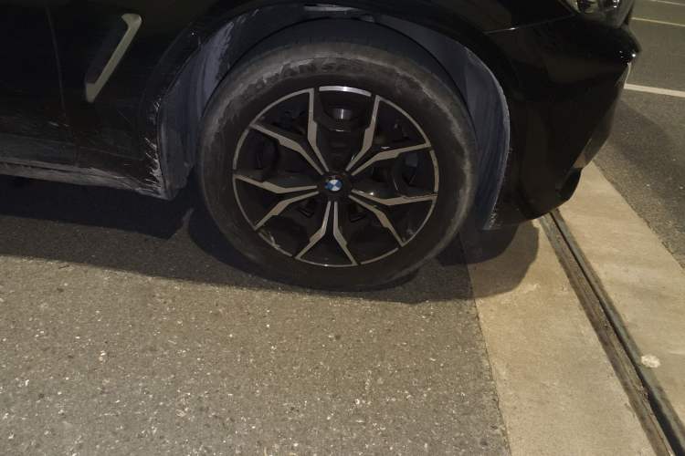 Used BMW X3 2023 xDrive25i M Sport Package Right Front Wheel Hub
