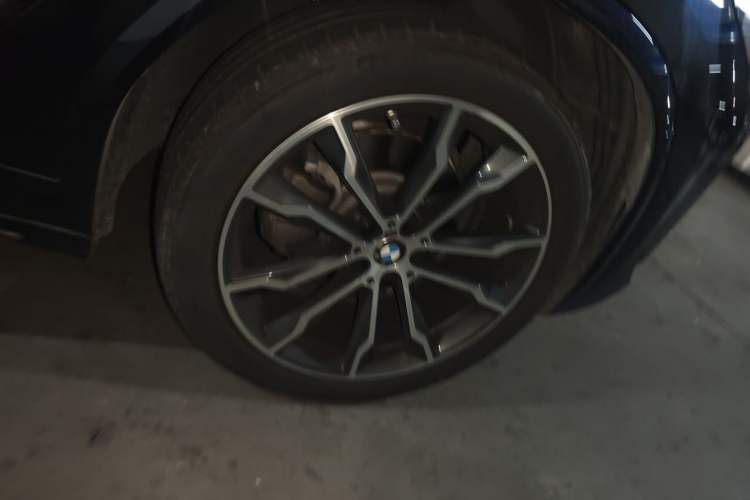 Used BMW X3 2023 xDrive30i Leading Model M Night Edition Package Right Front Wheel Hub