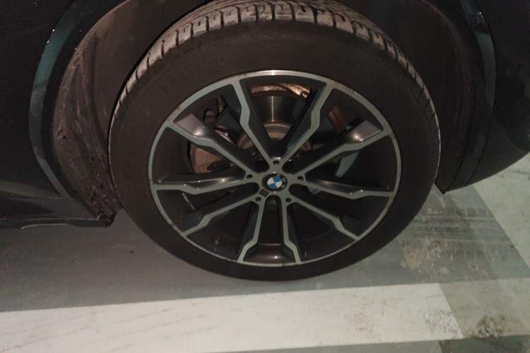 Used BMW X3 2023 xDrive30i Leading Model M Night Edition Package Right Front Wheel Hub