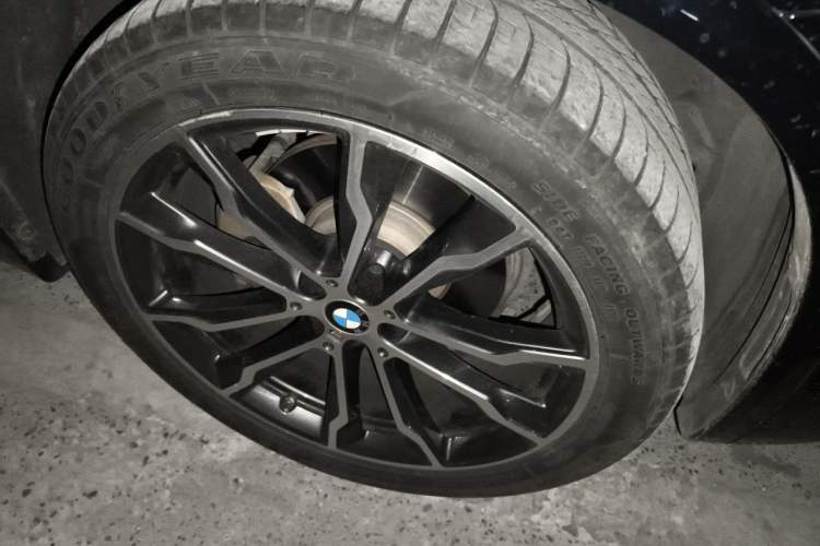 Used BMW X3 2023 xDrive30i Leading Model M Night Edition Package Right Front Wheel Hub