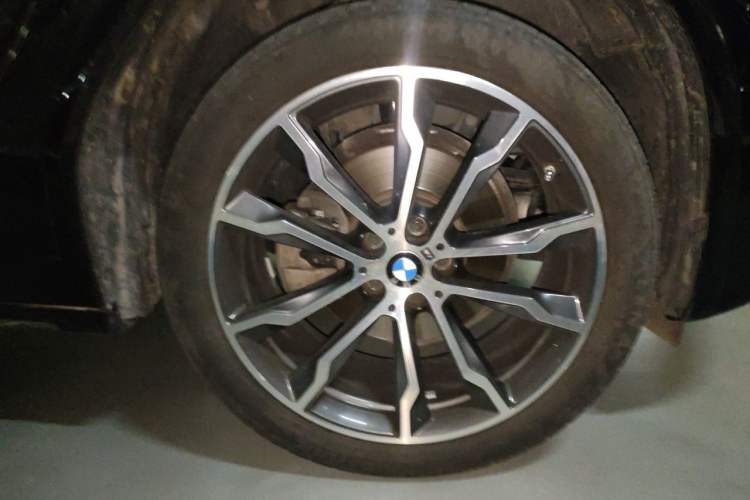 Used BMW X3 2023 xDrive30i Leading Model M Night Edition Package Right Front Wheel Hub