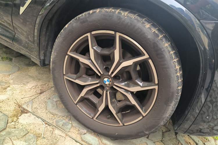 Used BMW X3 2023 xDrive25i M Sport Package Right Front Wheel Hub