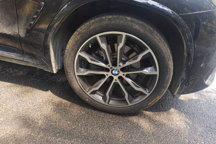 Used BMW X3 2023 xDrive30i Leading Model M Night Edition Package Right Front Wheel Hub