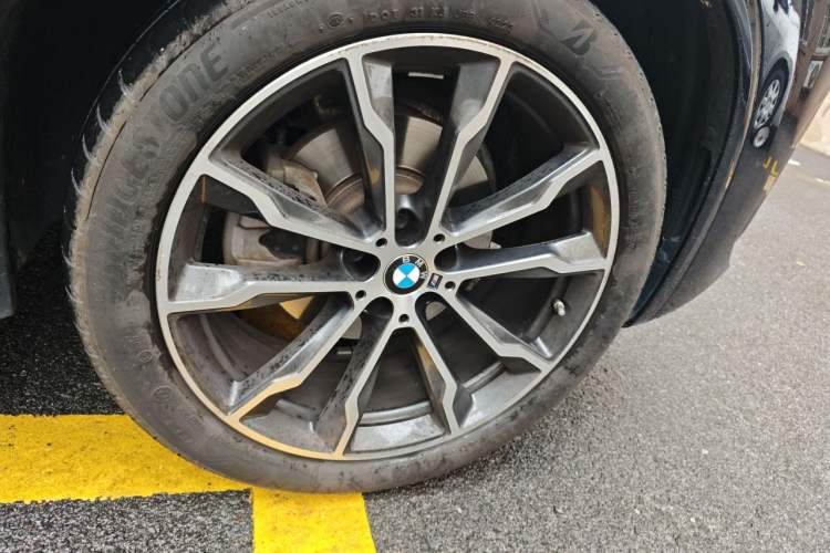Used BMW X3 2023 xDrive30i Leading Model M Night Edition Package Right Front Wheel Hub