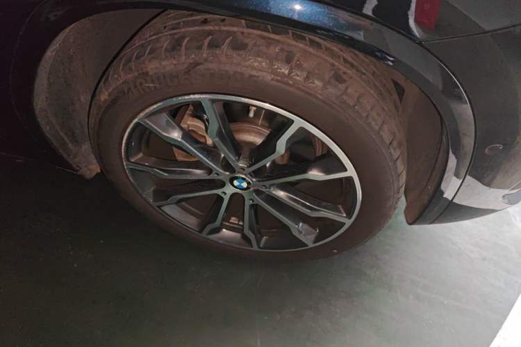 Used BMW X3 2023 xDrive30i Leading Model M Night Edition Package Right Front Wheel Hub