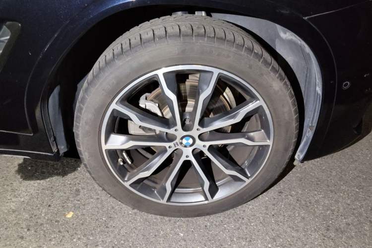 Used BMW X3 2023 xDrive30i Leading Model M Night Edition Package Right Front Wheel Hub